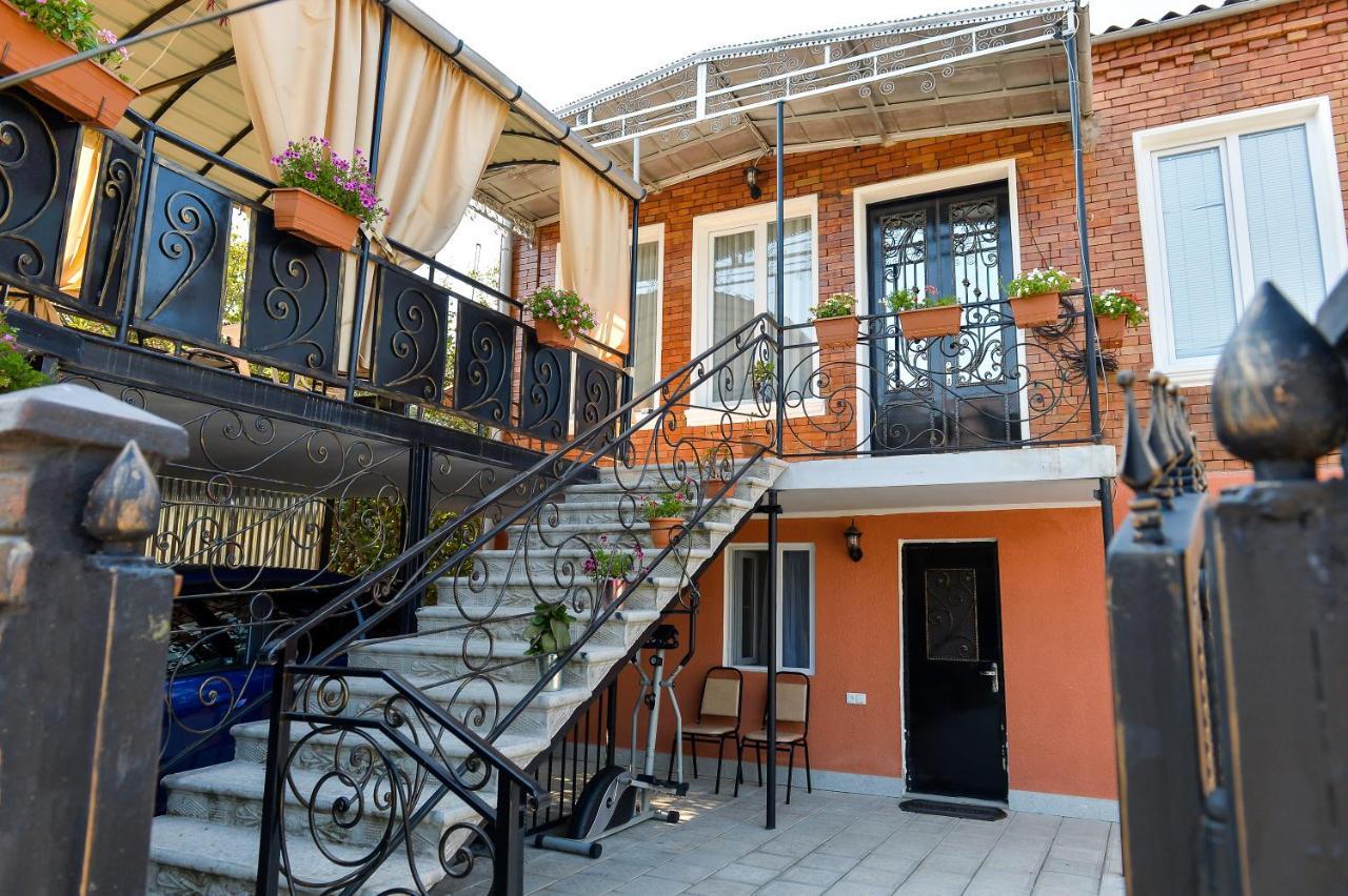 Bibi Hotell Kutaisi Exteriör bild